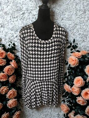 Michael Kors Black and White Top